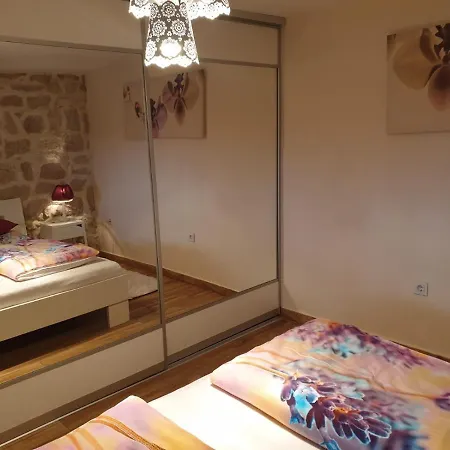 Peky Apartman Rab Town